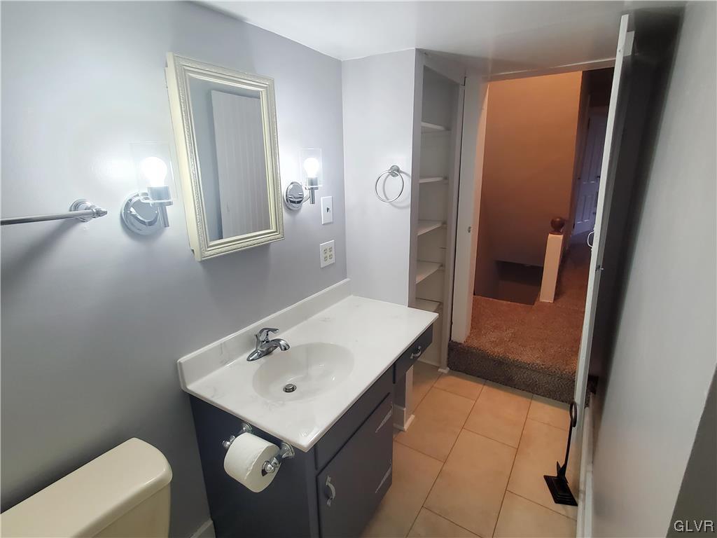 438 Ridge Road Bangor, PA 18013 - Photo 27 of 33 2nd fl bath