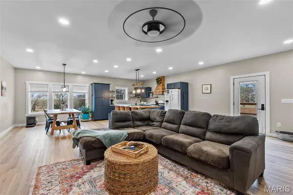$389,500 | 22300 Highway 61, Oran, MO 63771
