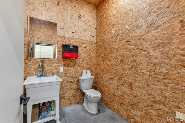 $498,900 | 22300 Highway 61, Oran, MO 63771