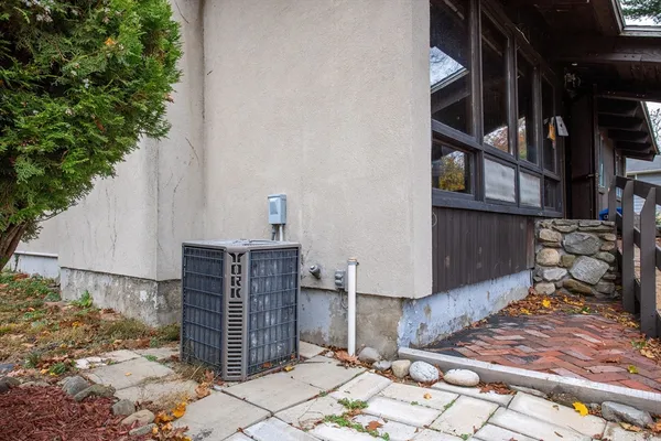 a view of an entryway of house