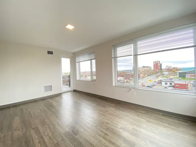 $2,321 | 409 Elm Street, Unit 609, Manchester, NH 03101