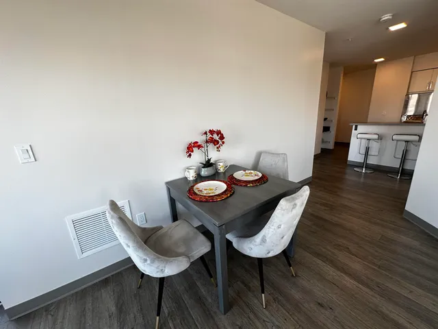 $2,321 | 409 Elm Street, Unit 609, Manchester, NH 03101