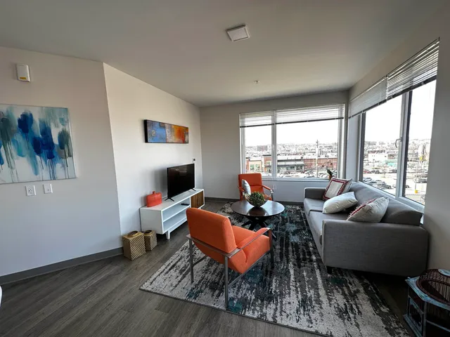 $2,321 | 409 Elm Street, Unit 609, Manchester, NH 03101