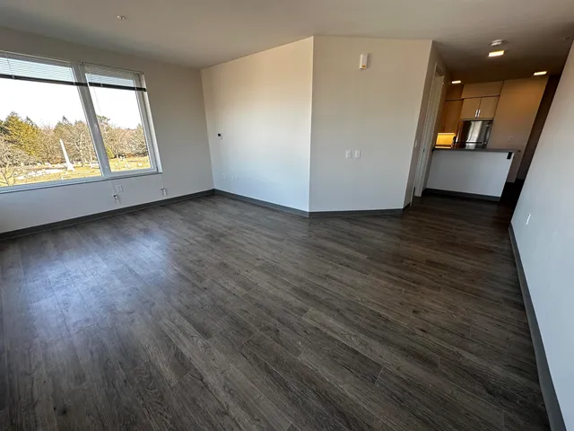 $2,321 | 409 Elm Street, Unit 609, Manchester, NH 03101