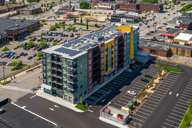 $2,321 | 409 Elm Street, Unit 609, Manchester, NH 03101