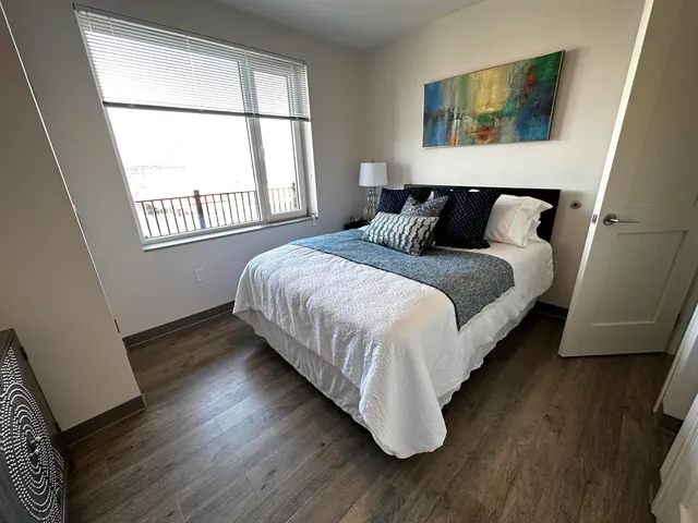 $2,321 | 409 Elm Street, Unit 609, Manchester, NH 03101