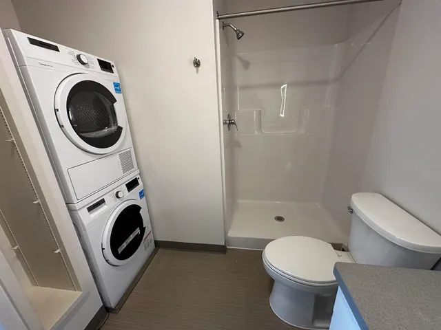 $2,321 | 409 Elm Street, Unit 609, Manchester, NH 03101