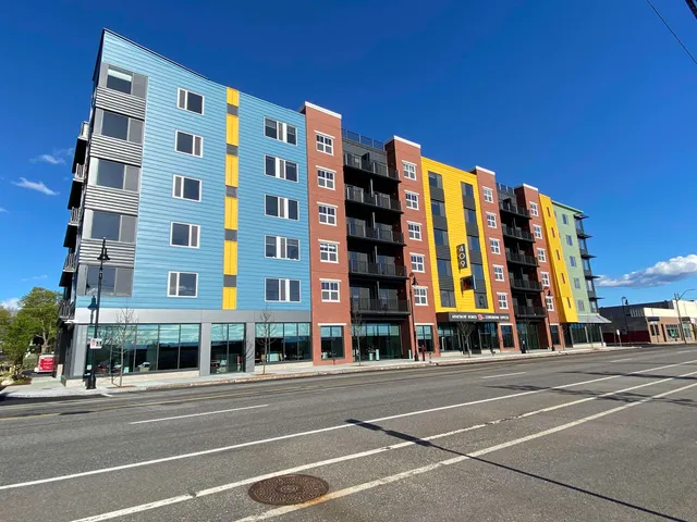 $2,321 | 409 Elm Street, Unit 609, Manchester, NH 03101