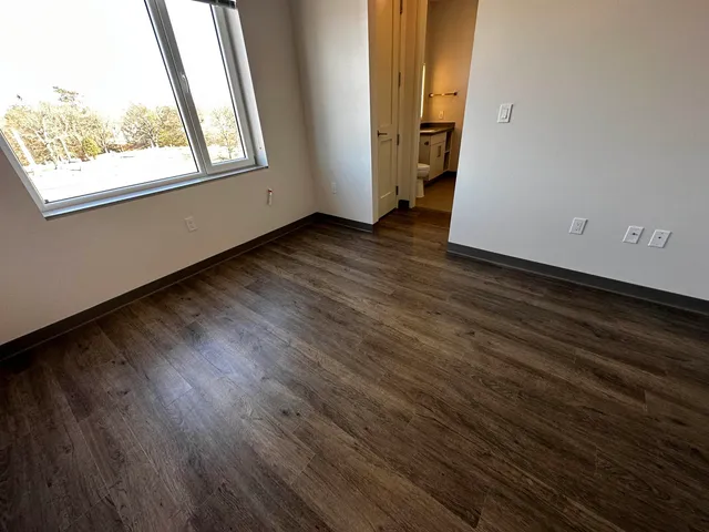 $2,321 | 409 Elm Street, Unit 609, Manchester, NH 03101