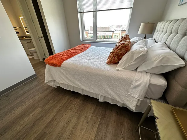 $2,321 | 409 Elm Street, Unit 609, Manchester, NH 03101