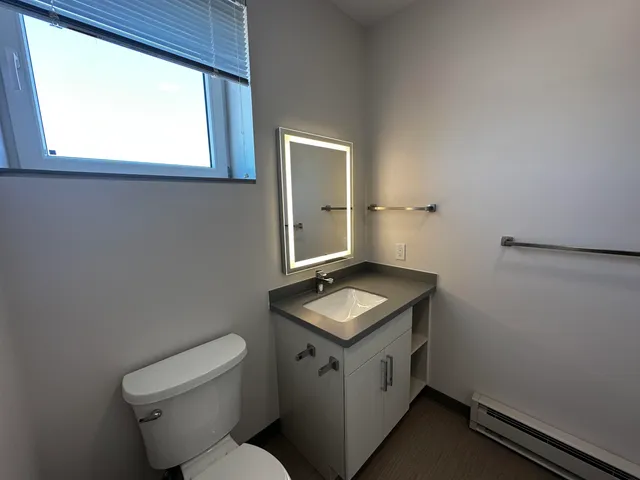 $2,321 | 409 Elm Street, Unit 609, Manchester, NH 03101