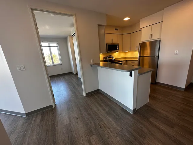 $2,321 | 409 Elm Street, Unit 609, Manchester, NH 03101