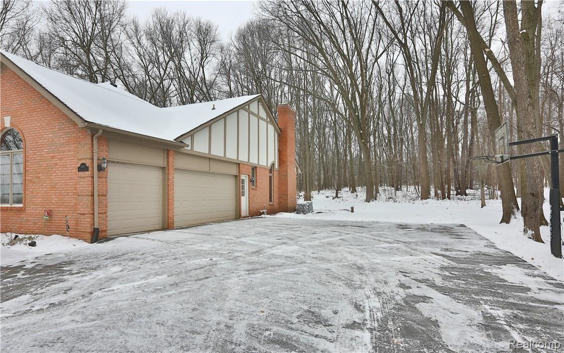8165 Woodview Road Clarkston, MI 48348 - Photo 43 of 47 0I0A8710.jpg