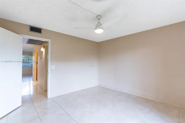 $1,525 | 400 Southwest 134th Way, Unit 107F, Pembroke Pines, FL 33027