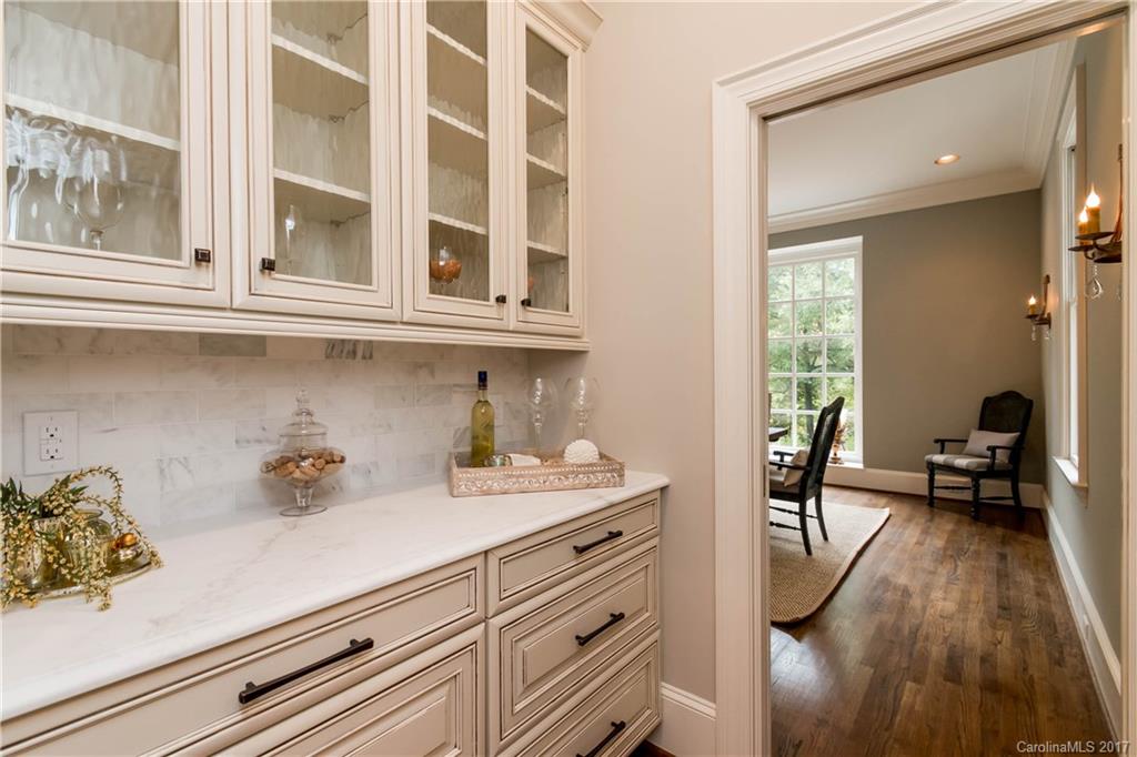 809 Edgehill Road South Charlotte, NC 28207 - Photo 12 of 29 Gallery Image 12