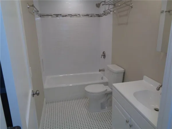 $2,875 | 3205 Grooms Street, Unit A, Austin, TX 78705