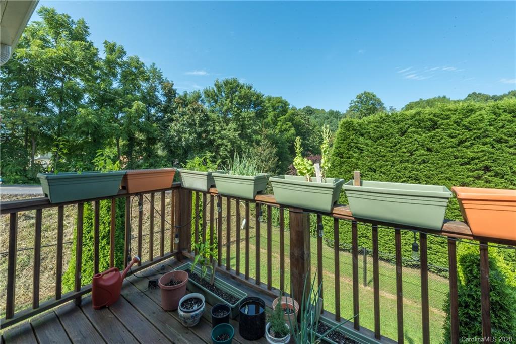 144 Pebblebrook Street Clyde, NC 28721 - Photo 30 of 35 Gallery Image 30
