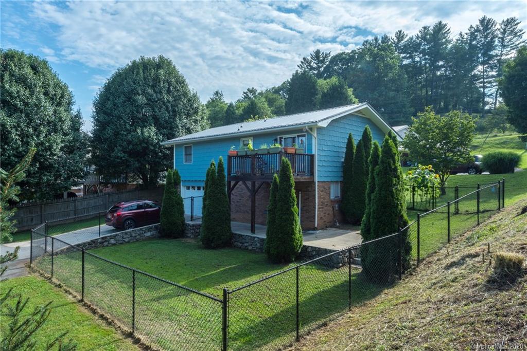 144 Pebblebrook Street Clyde, NC 28721 - Photo 6 of 35 Gallery Image 6
