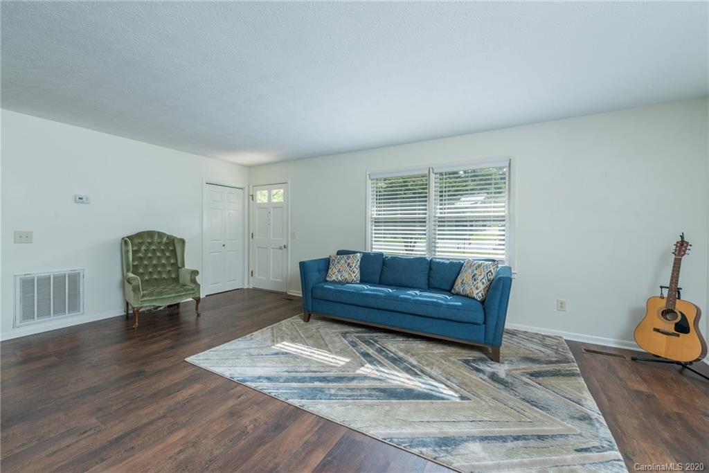 144 Pebblebrook Street Clyde, NC 28721 - Photo 9 of 35 Gallery Image 9