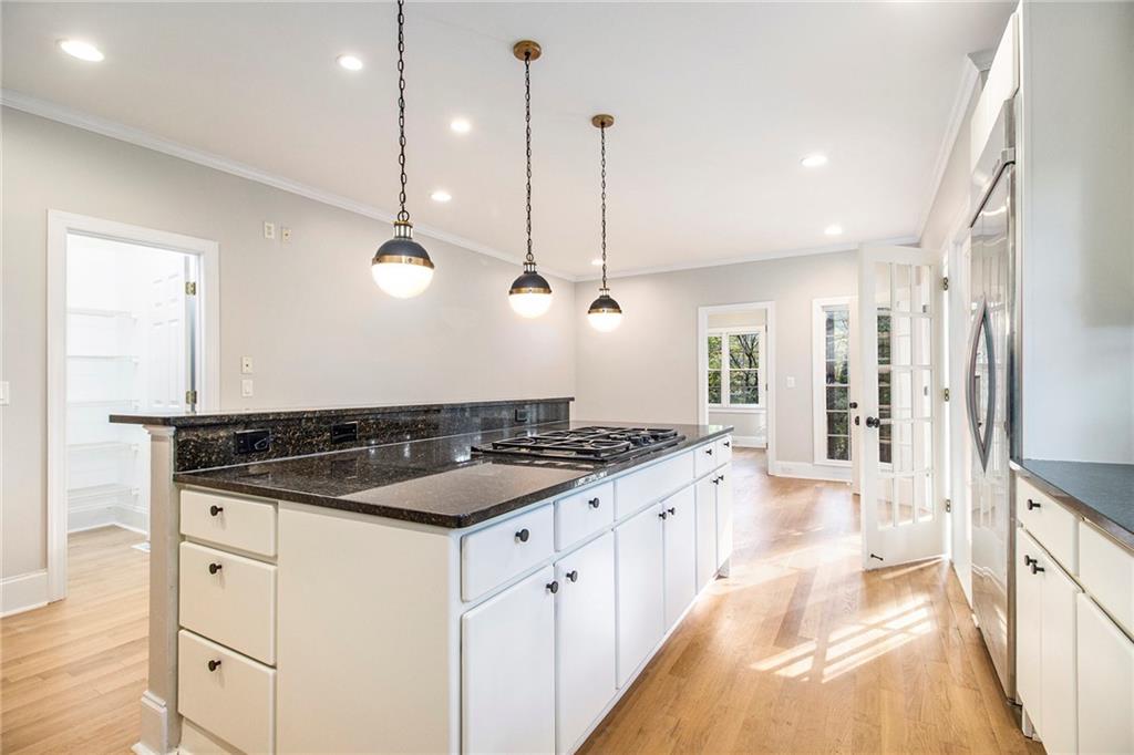 960 Landmark Drive Northeast Atlanta, GA 30342 - Photo 12 of 52