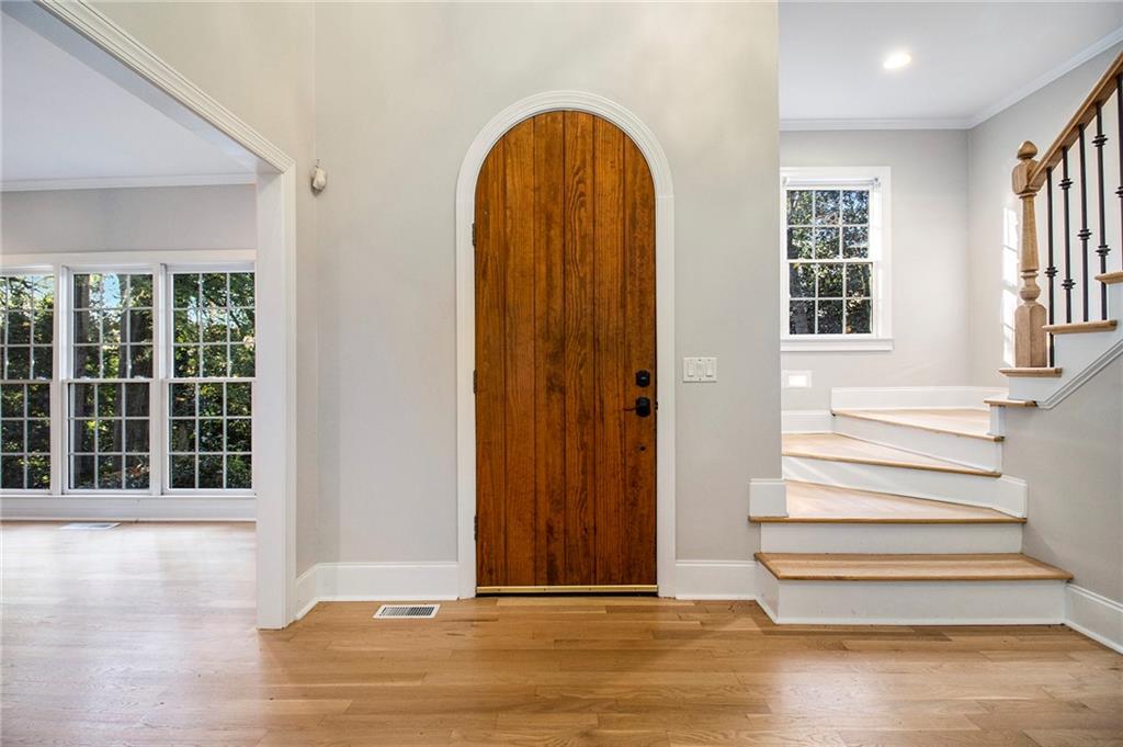 960 Landmark Drive Northeast Atlanta, GA 30342 - Photo 5 of 52