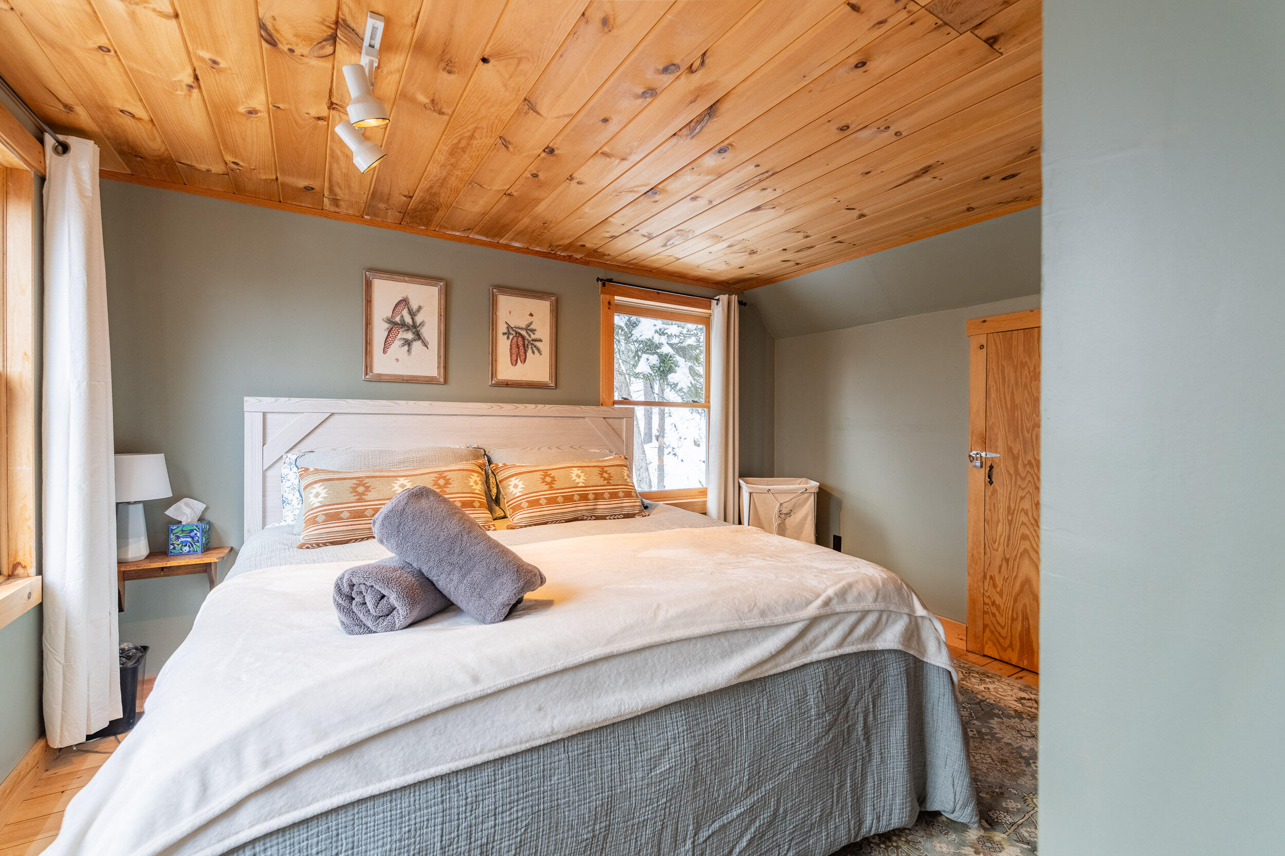 1097 Main Street Sandy River Plt, ME 04970 - Photo 45 of 57 AldenIzRangeleyAirBB-0034