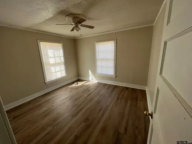 $1,250 | 2616 Oak Lane, Tyler, TX 75701