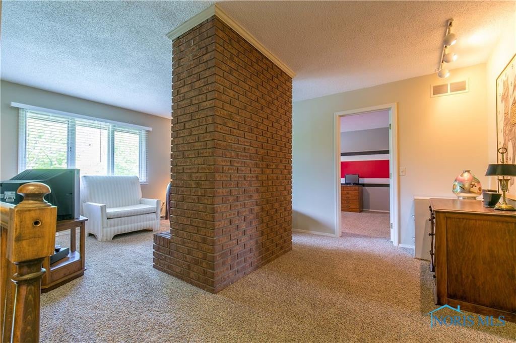 1633 Fallbrook Road Toledo, OH 43614 - Photo 19 of 36 Photo 19
