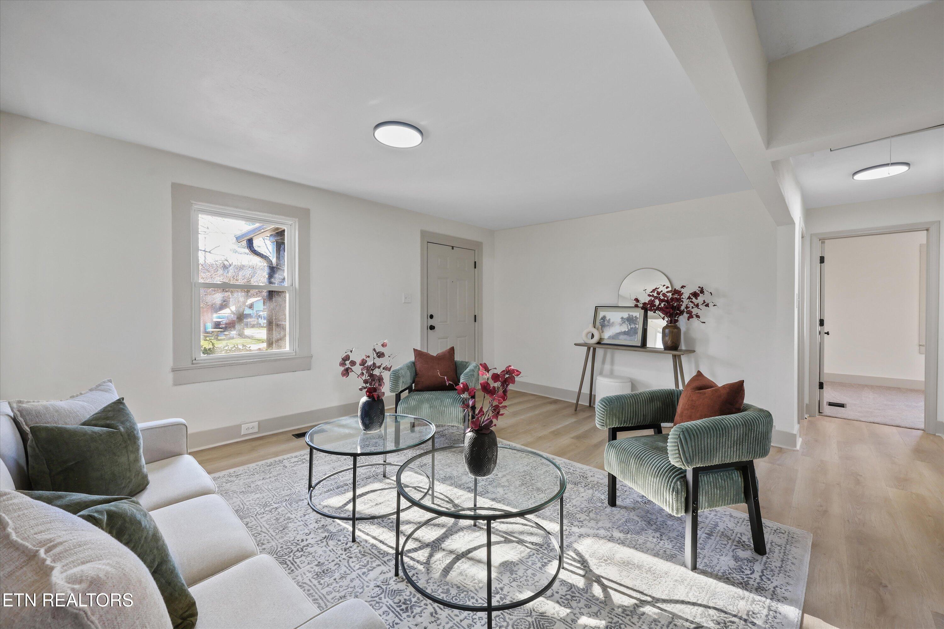 2601 Croydon Road Northwest Knoxville, TN 37921 - Photo 11 of 33 12-2601 Croydon Rd NW 06