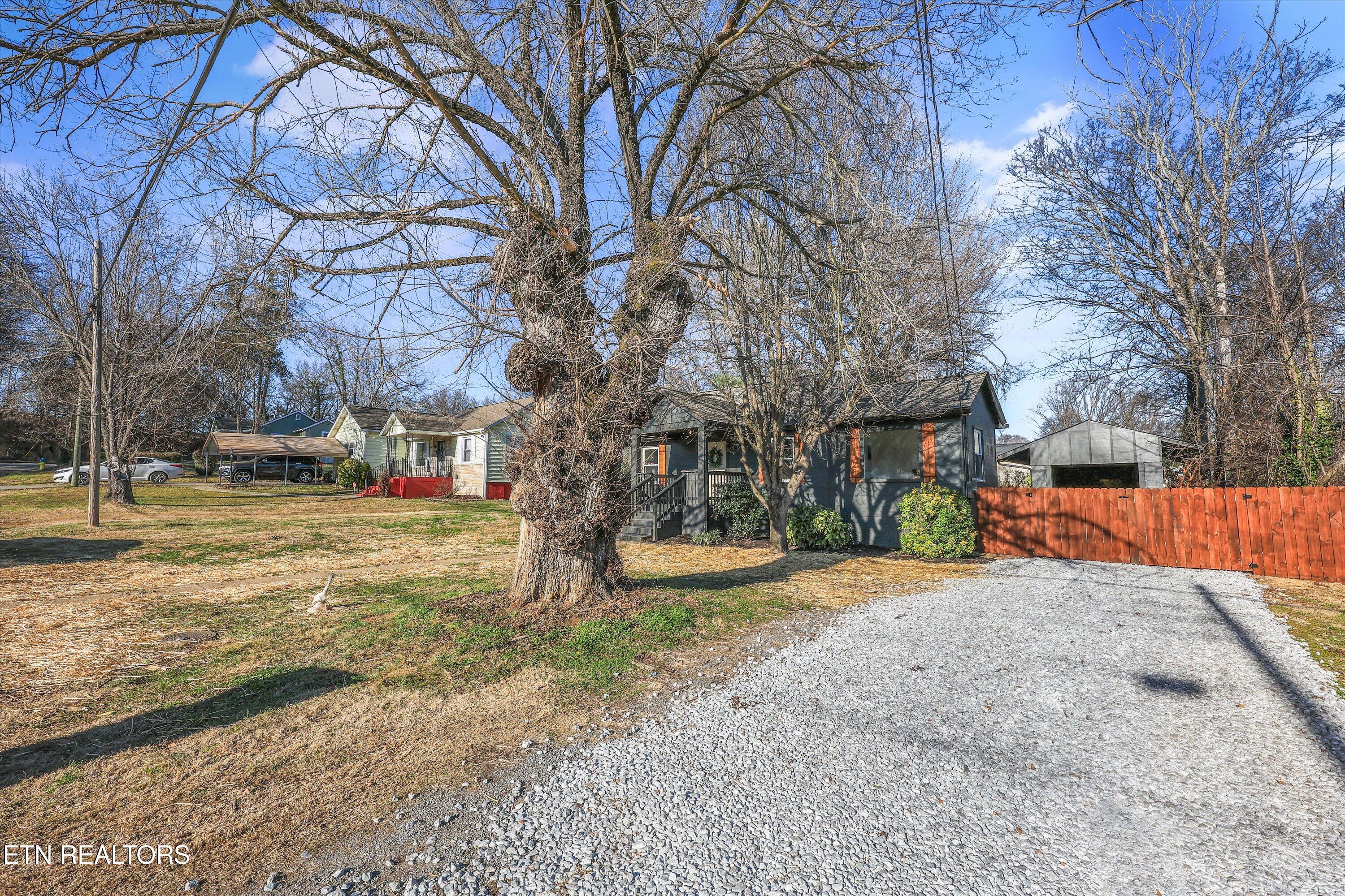 2601 Croydon Road Northwest Knoxville, TN 37921 - Photo 4 of 33 04-2601 Croydon Rd NW 25