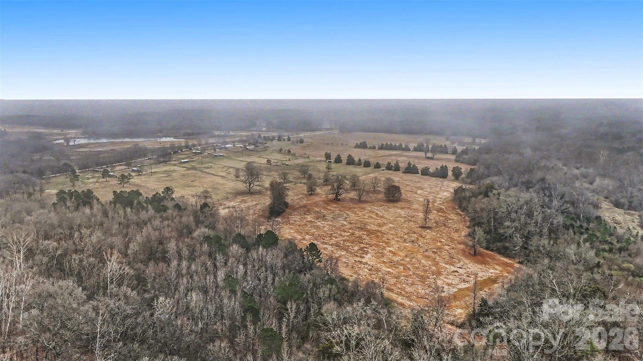 3135 Old Hickory Road Lancaster, SC 29720 - Photo 25 of 33 a view of a big room with mountain view