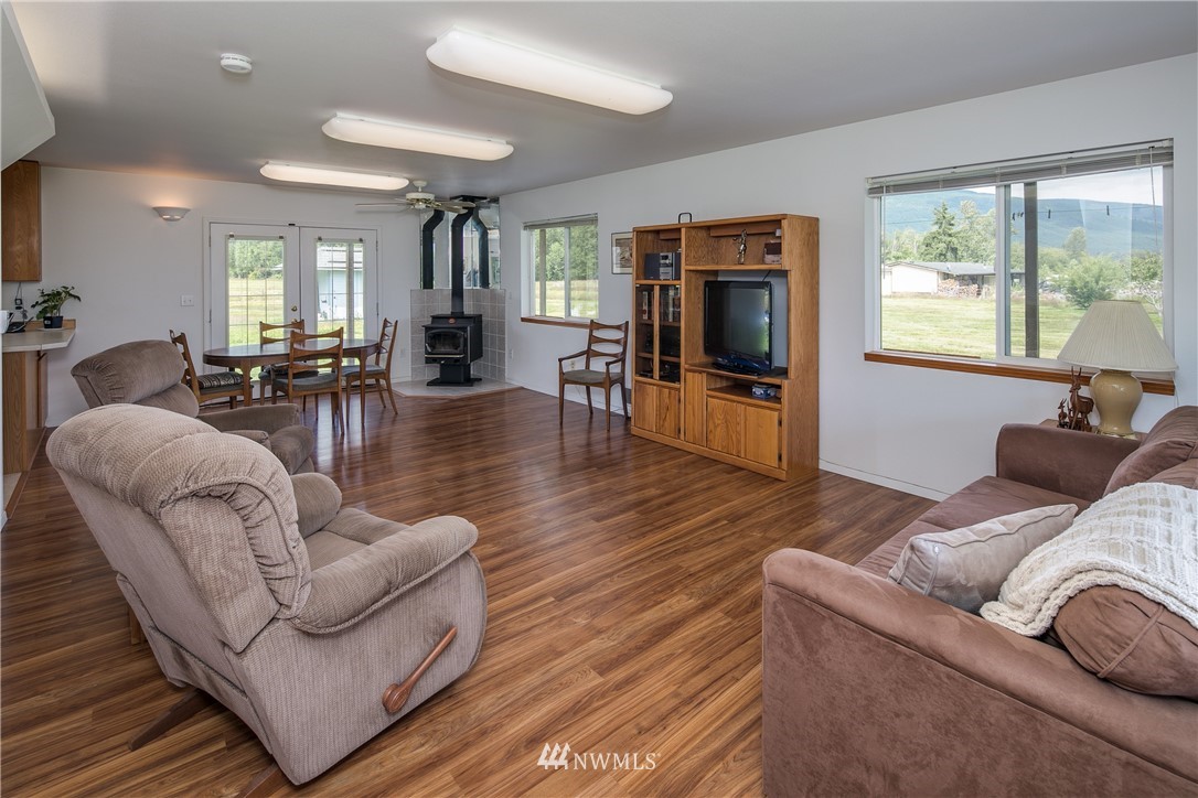 7504 Fredrickson Road Sedro-Woolley, WA 98284 - Photo 3 of 40 Gallery Image 3