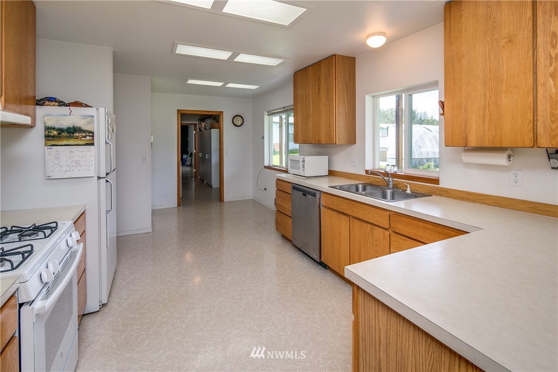 7504 Fredrickson Road Sedro-Woolley, WA 98284 - Photo 9 of 40 Gallery Image 9