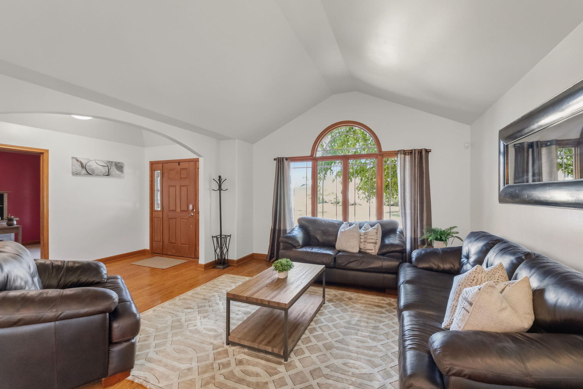 108 Exeter Road Munster, IN 46321 - Photo 4 of 41 2048x1365