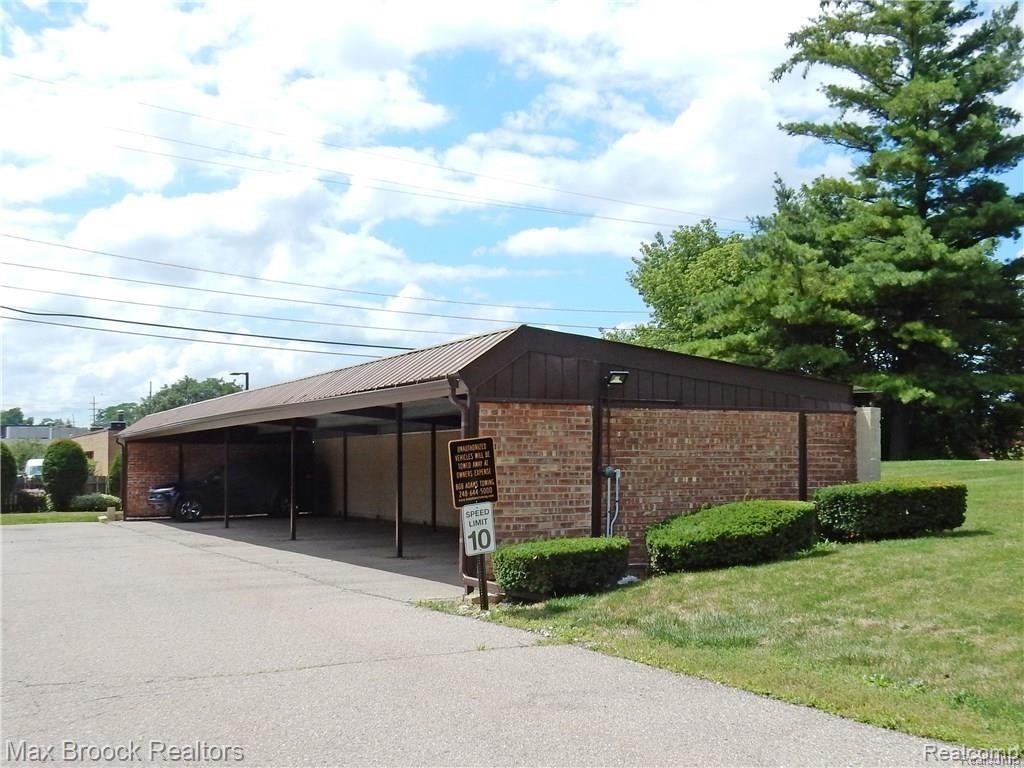 801 West Long Lake Road, Unit 2 Bloomfield Hills, MI 48302 - Photo 4 of 19