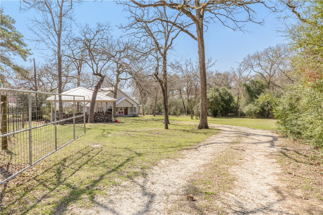 9360 Riley Green Road Franklin, TX 77856 - Photo 8 of 47
