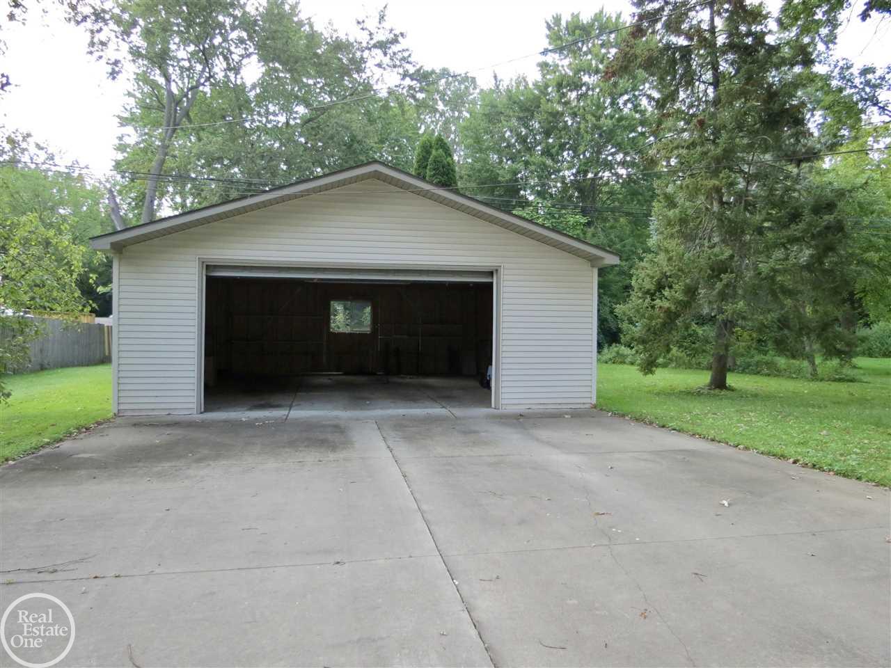 3530 Alida Avenue Rochester, MI 48309 - Photo 33 of 55 50053248-37.JPG