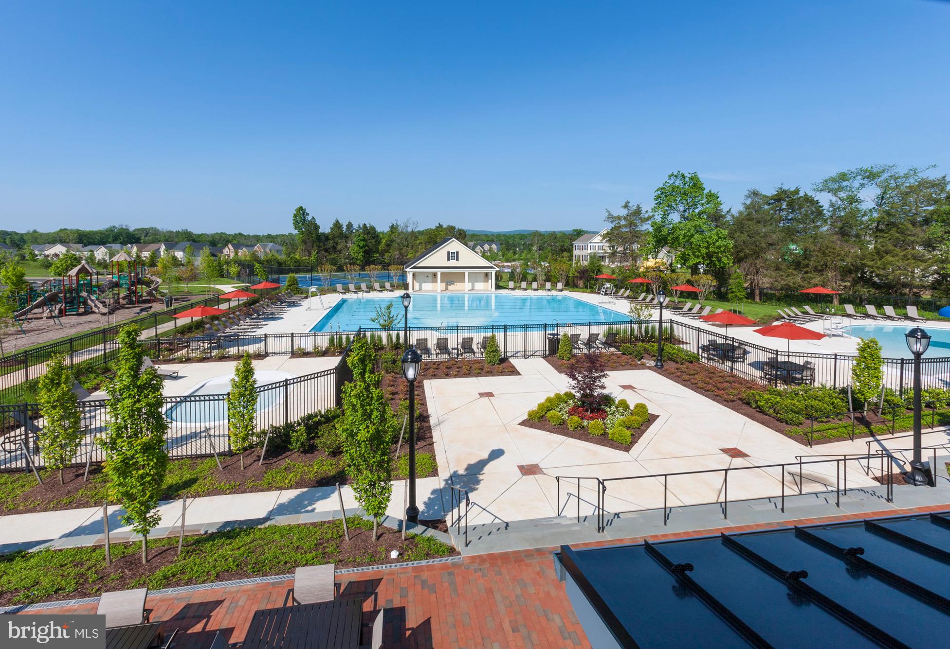 41363 Tarragon Leaf Drive Aldie, VA 20105 - Photo 9 of 12 Clubhouse Rear View