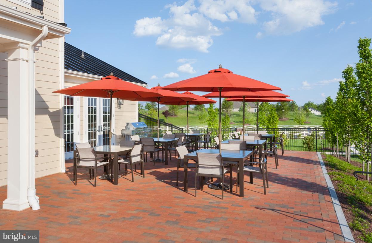 41363 Tarragon Leaf Drive Aldie, VA 20105 - Photo 6 of 12 Clubhouse Patio with Seating