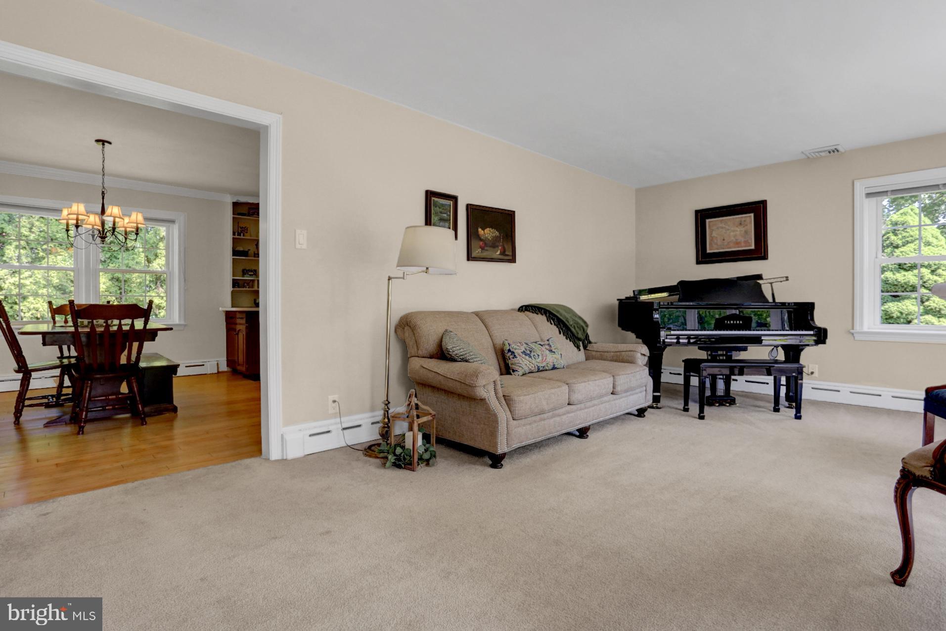 1454 Geigertown Road Birdsboro, PA 19508 - Photo 5 of 38 Large living room