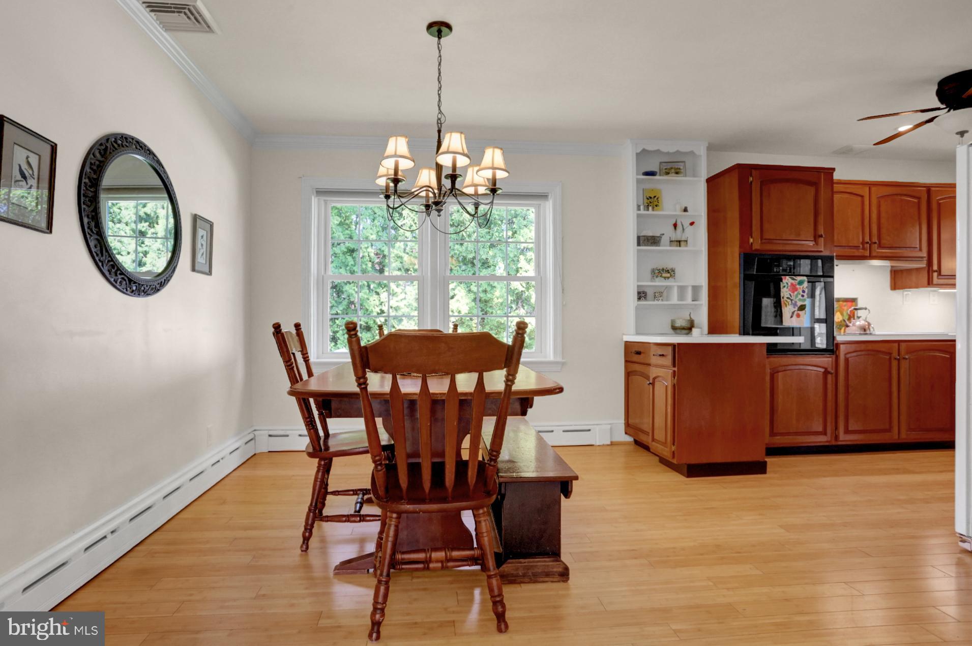1454 Geigertown Road Birdsboro, PA 19508 - Photo 7 of 38 Dining area