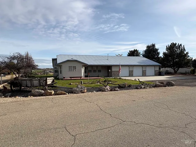 $1 | 14730 Hensen Drive, Nampa, ID 83651