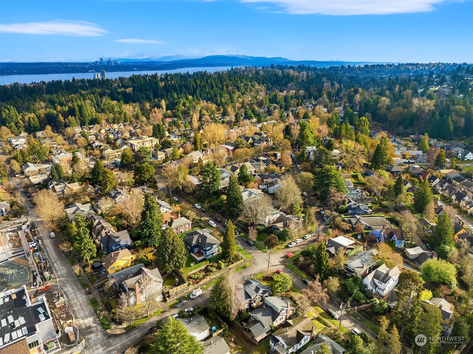 1925 East Lynn Street Seattle, WA 98112 - Photo 35 of 36 a view of a city