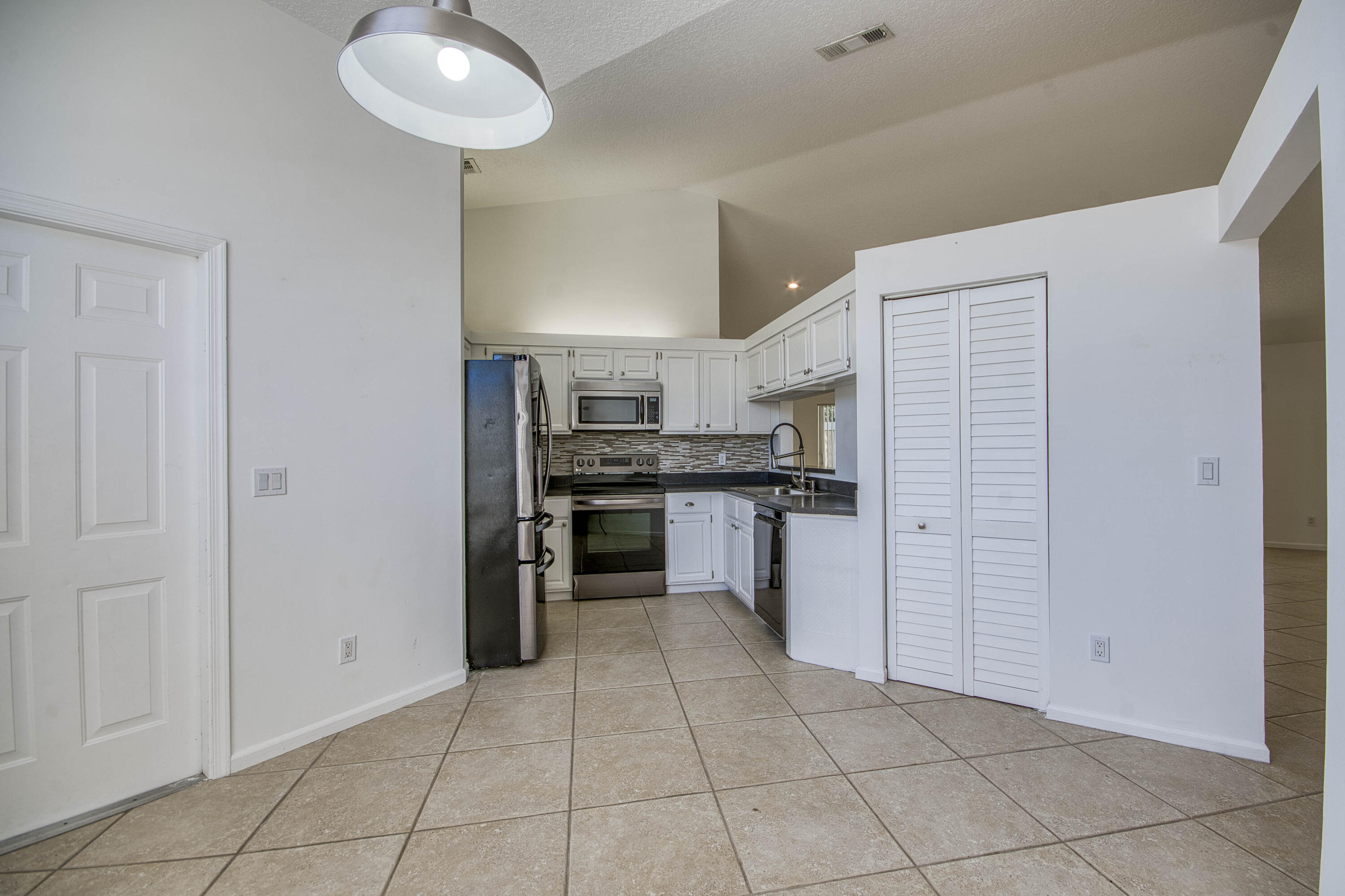 252 Moccasin Trail West Jupiter, FL 33458 - Photo 16 of 35 _IMG0952_HDR