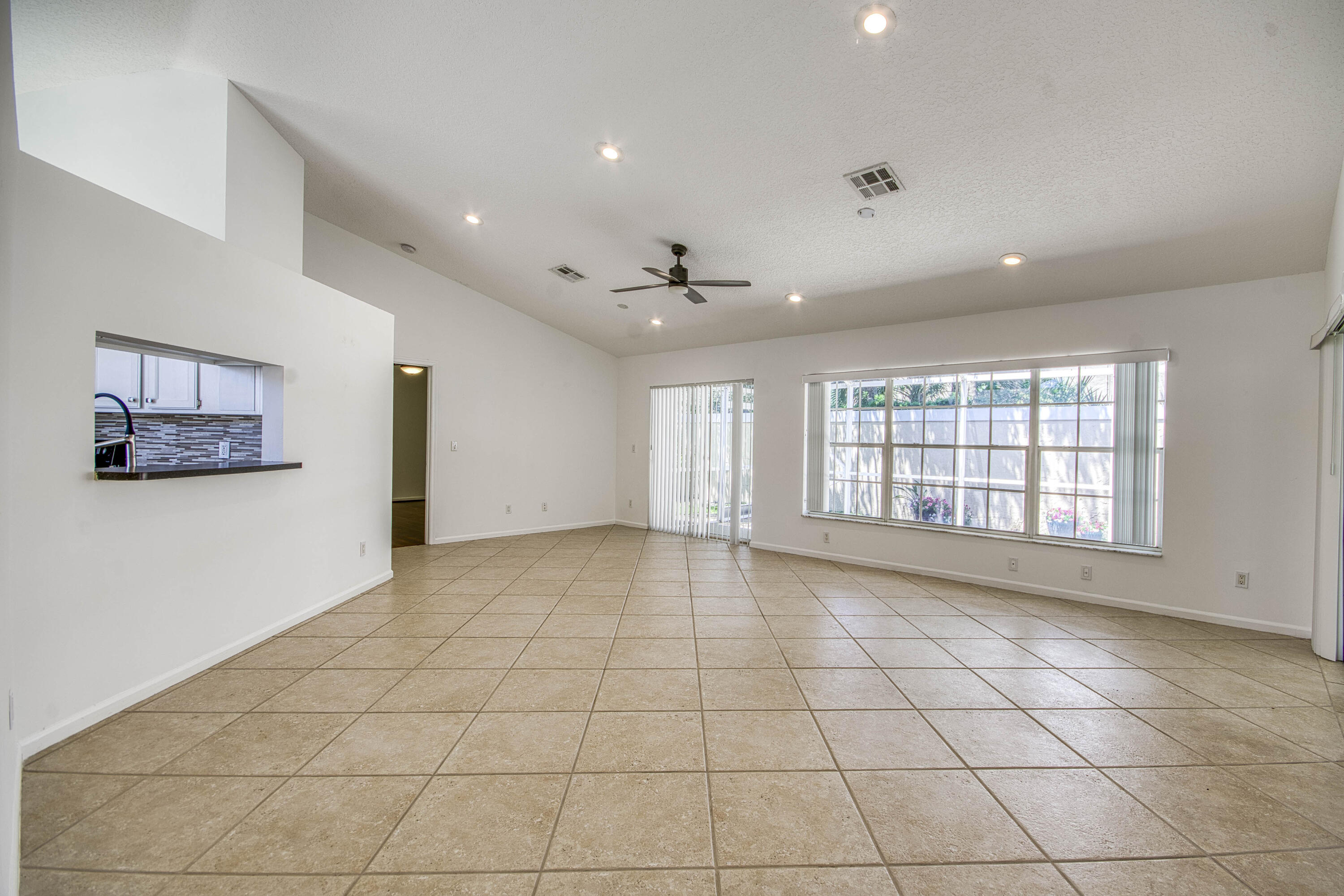 252 Moccasin Trail West Jupiter, FL 33458 - Photo 18 of 35 _IMG0961_HDR