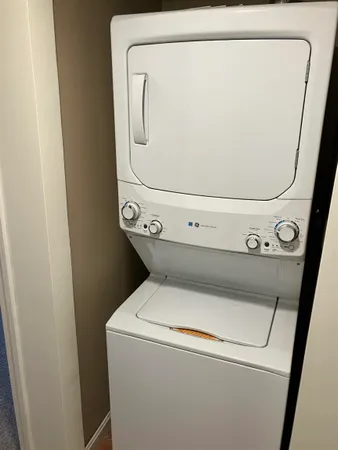 $2,000 | 288 Lafayette Road, Unit 2, Portsmouth, NH 03801