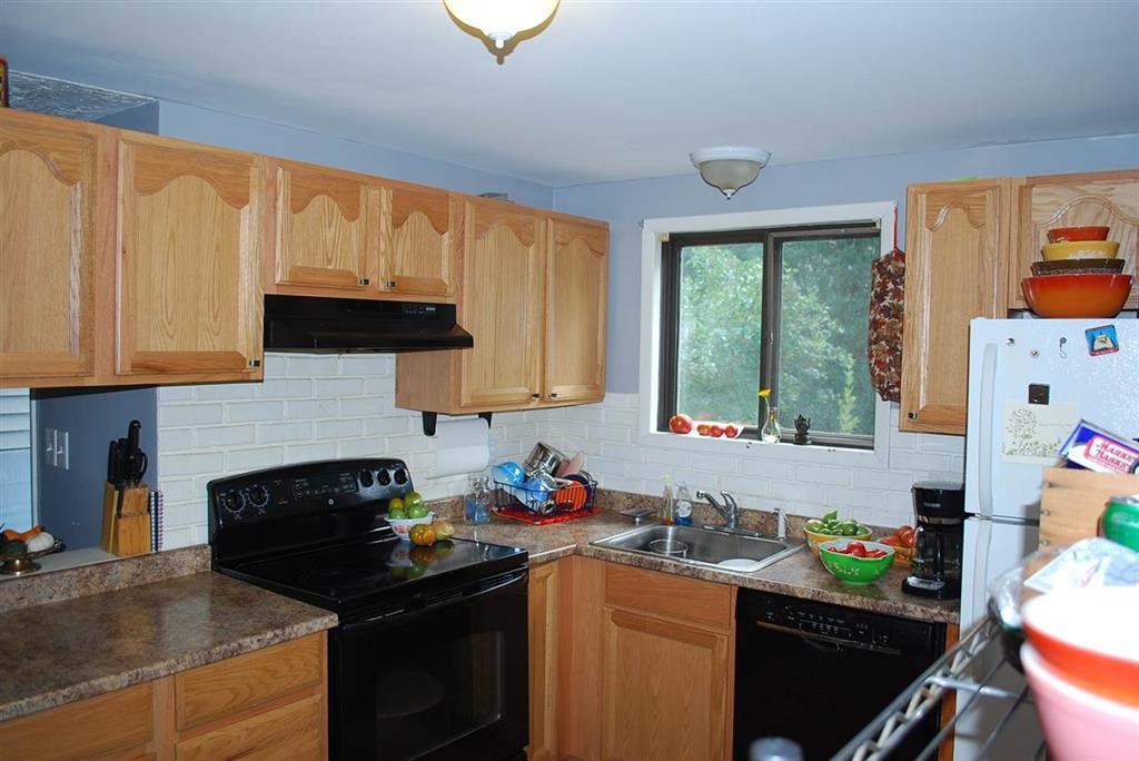 3 E Cedarbrook Rochester, NH 03867 - Photo 4 of 12