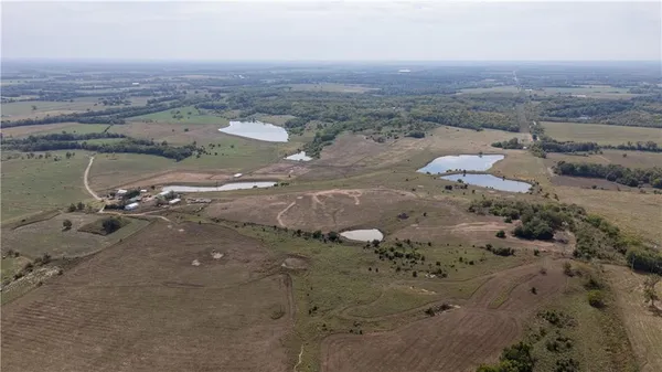 $1,530,000 | 8602 East Utopia Drive, Bronaugh, MO 64728