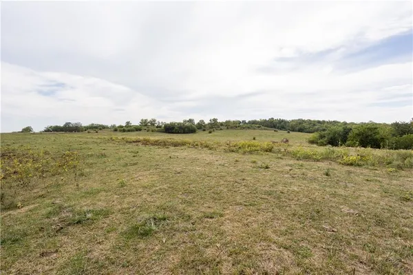 $1,530,000 | 8602 East Utopia Drive, Bronaugh, MO 64728