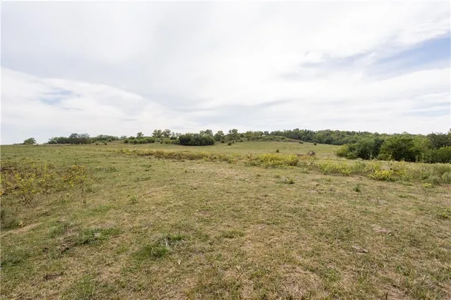 $1,707,945 | 8602 East Utopia Drive, Bronaugh, MO 64728